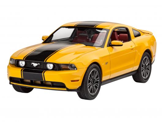 1:25 Ford Mustang GT 2010 Revell Model Kit: 07046 - Image 1