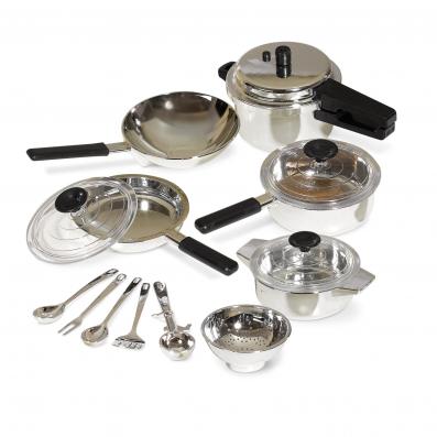 Casdon Toy Pan Set - Image 1